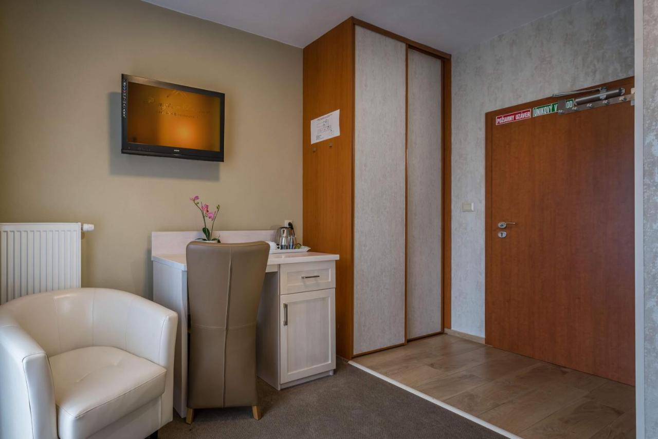 Penzion Larion Kralova Lehota Buitenkant foto