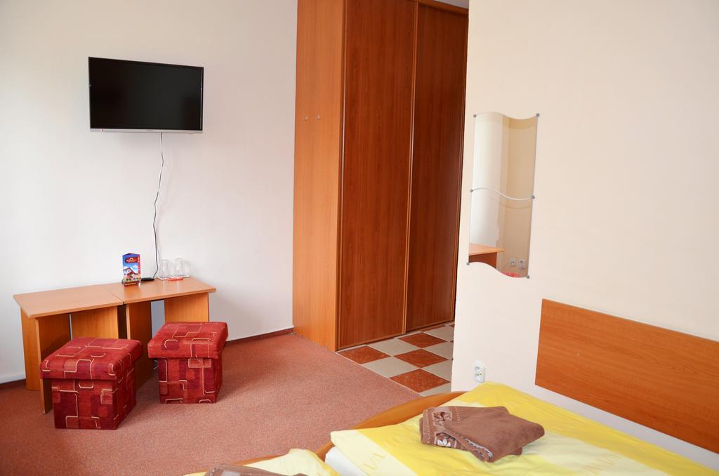 Penzion Larion Kralova Lehota Buitenkant foto