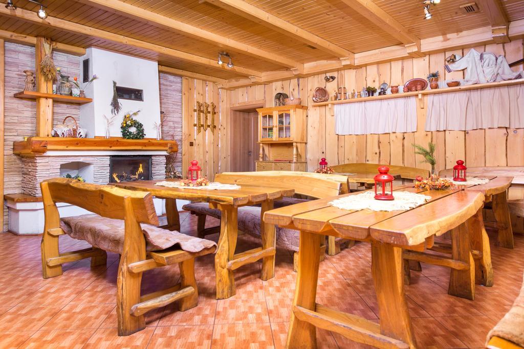Penzion Larion Kralova Lehota Buitenkant foto