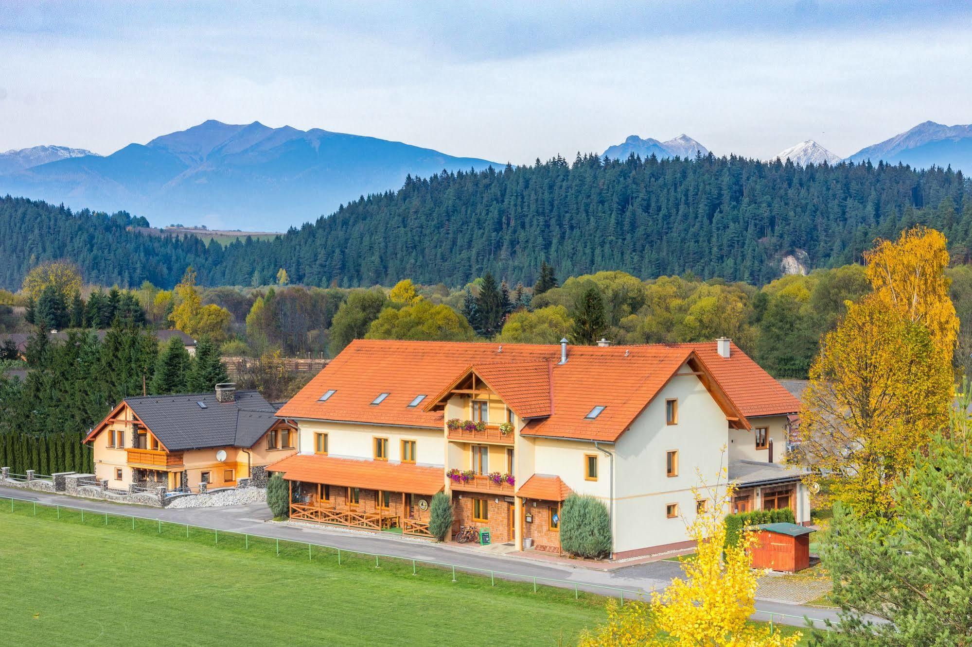 Penzion Larion Kralova Lehota Buitenkant foto