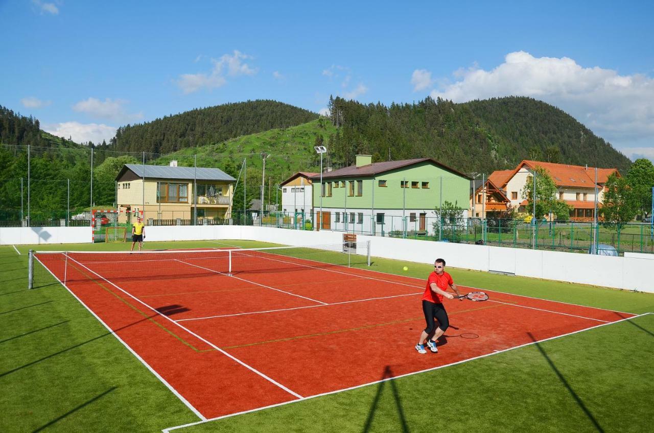Penzion Larion Kralova Lehota Buitenkant foto